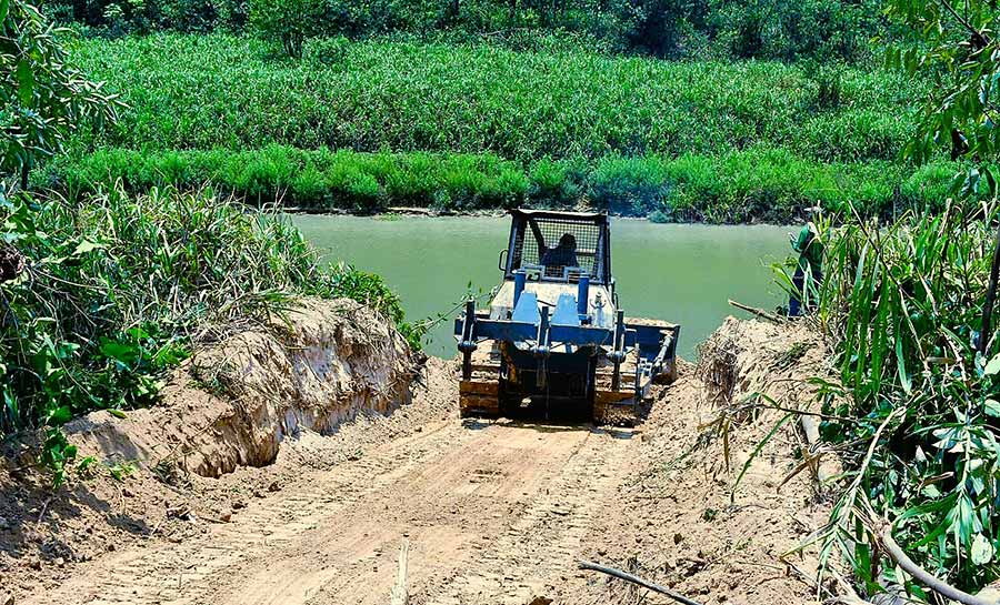 Prefeitura e Estado concluem obras do acesso terrestre que liga Feijó a Envira, no Amazonas