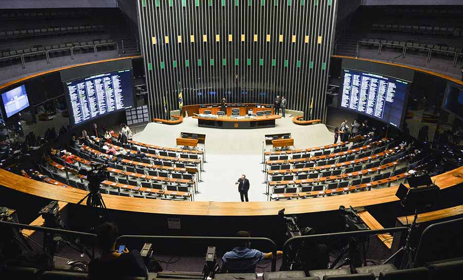 Bancada pró-meio ambiente na Câmara encolhe 20%, mas ganha nomes de peso