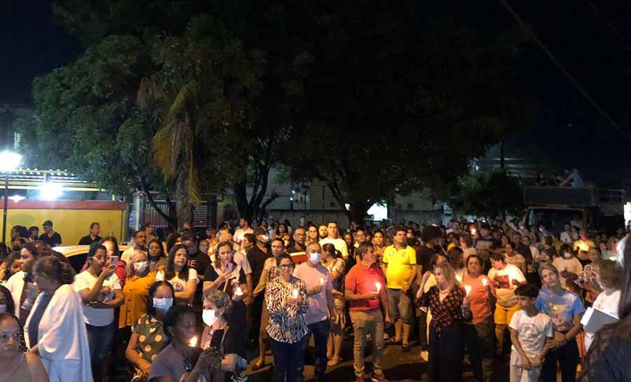 Procissão encerra homenagens à Nossa Senhora Aparecida e reúne centenas de fiéis em Rio Branco