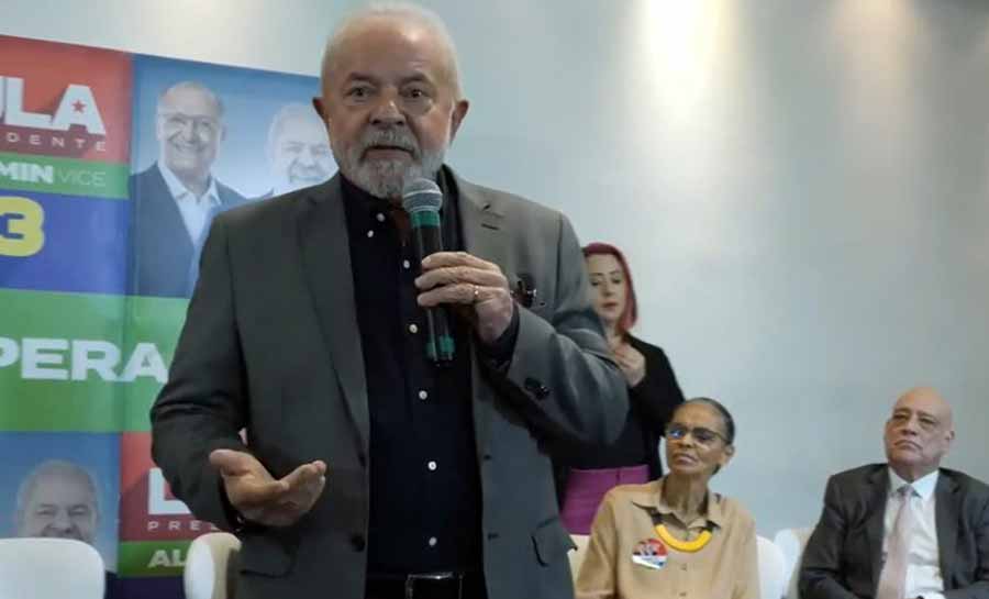 Lula lança carta aos evangélicos e Bolsonaro rebate: ‘Quem assinou?’