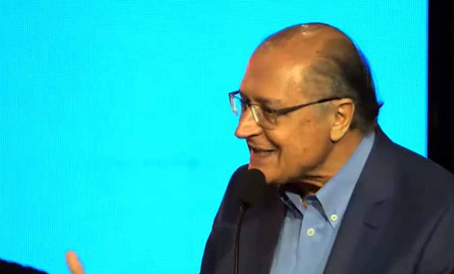 Alckmin cita negacionismo durante a pandemia e Queiroga rebate