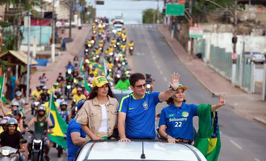 “Sou Bolsonaro de manhã, de tarde e de noite”, diz Gladson Cameli durante megacarreata em apoio à reeleição do presidente