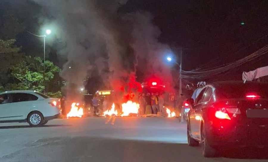 Em Rio Branco, moradores do Conjunto Waldemar Maciel fecham estrada em protesto contra falta de energia