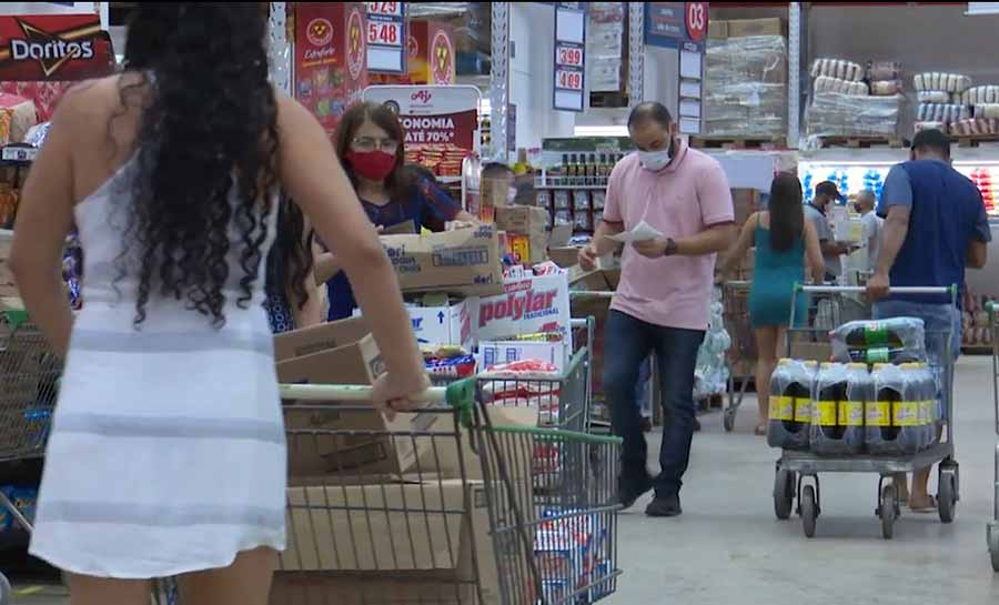 Bloqueio de manifestantes bolsonaristas em RO pode desabastecer mercado do Acre