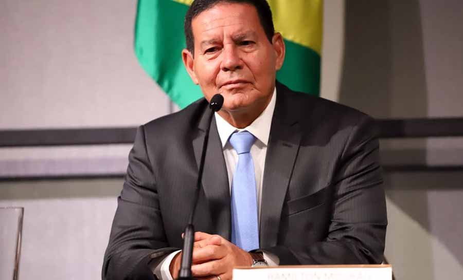 ‘Estupro no Orçamento’, diz Mourão sobre PEC da Transição