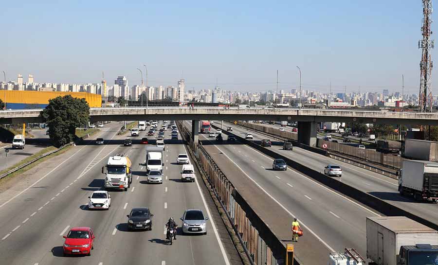 Auxílios Caminhoneiro e Taxista serão pagos hoje