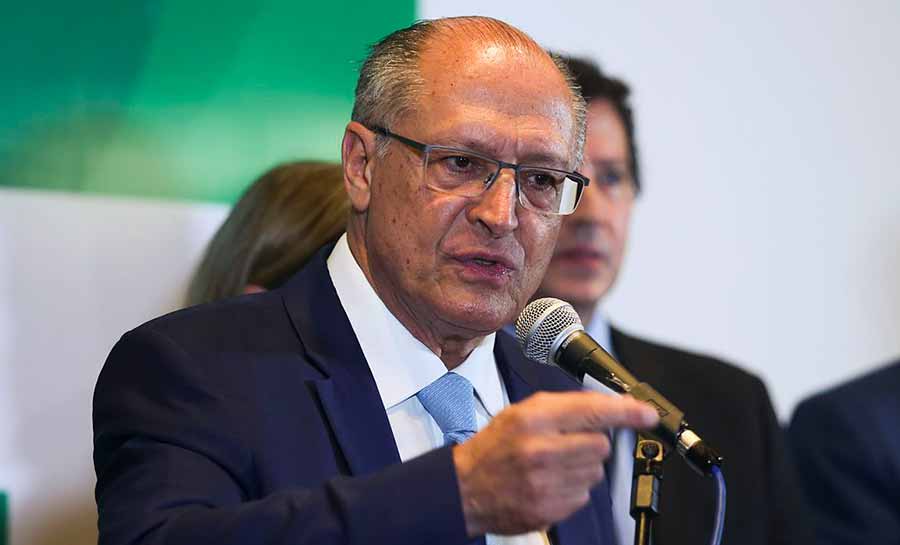 “Isso é uma corrida de revezamento”, diz Alckmin sobre transição