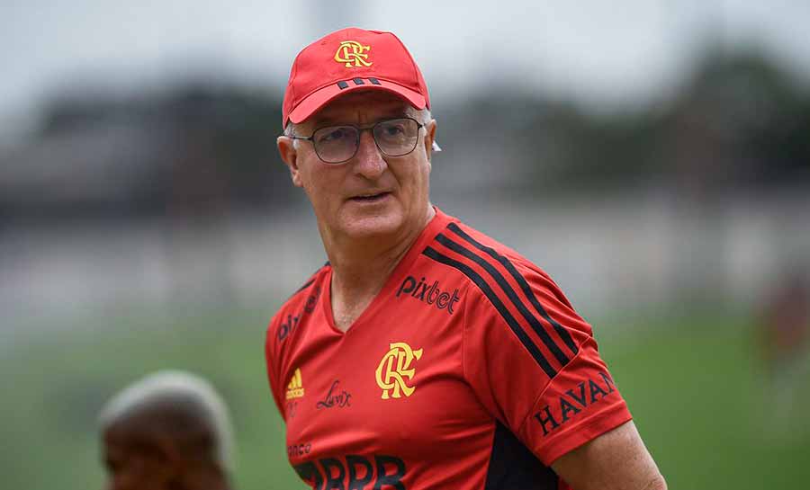 Campeão da Libertadores, Dorival Júnior comunica saída do Flamengo