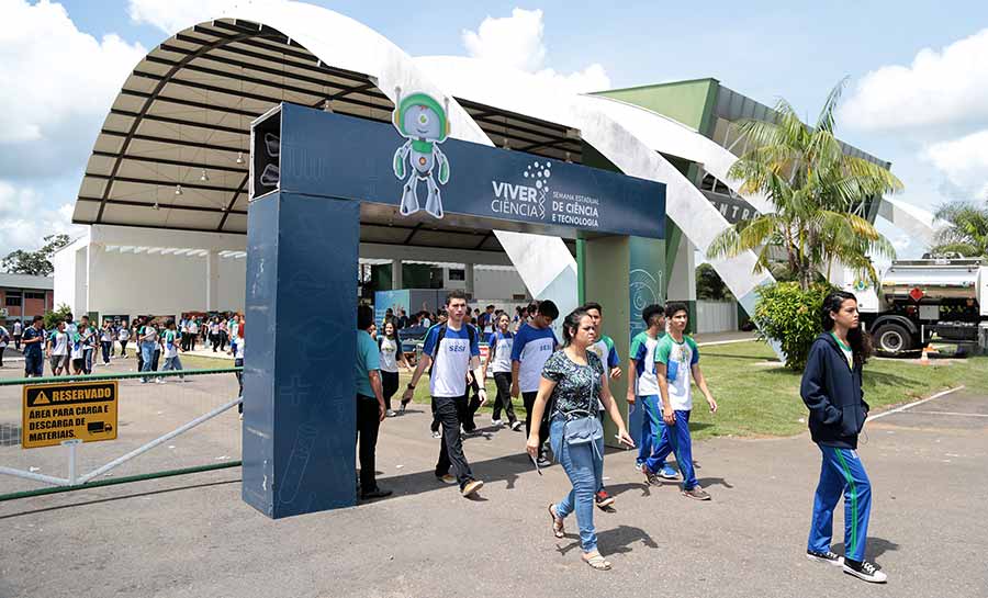 Educação municipal apresenta projeto Hortas e Fazendinha na Mostra Viver Ciência