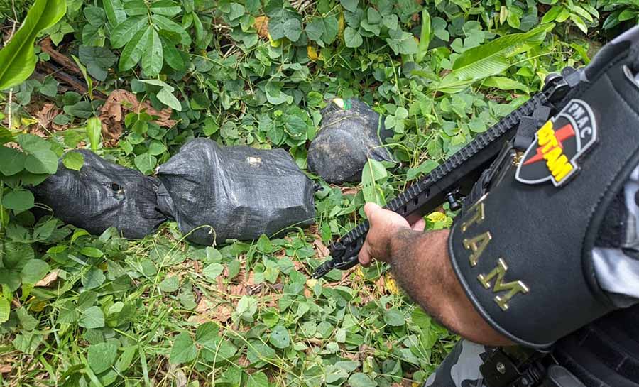 Polícia apreende mais de 60 quilos de drogas próximo ao Rio Juruá, no interior do Acre