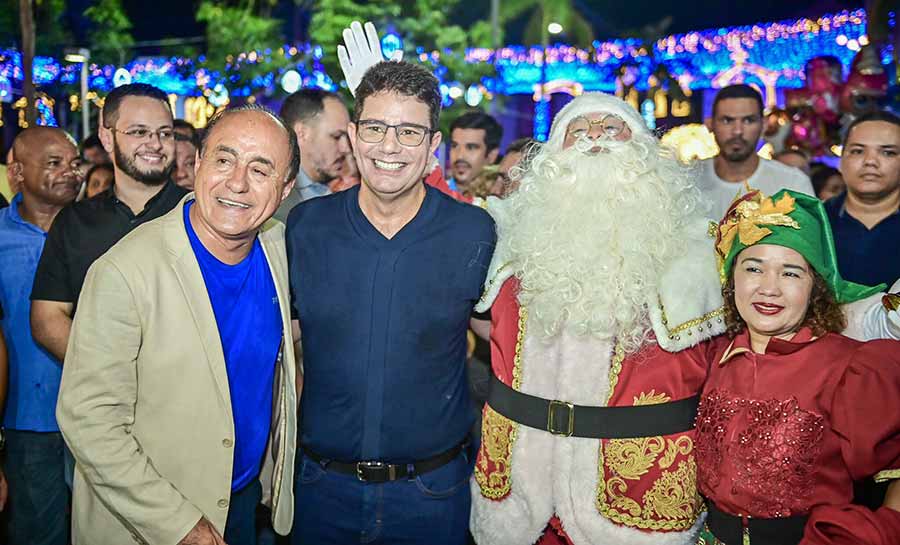 Governador Gladson Cameli prestigia o acender das luzes natalinas no Centro de Rio Branco