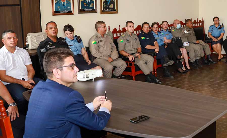 Avanços na segurança pública são destaque em reunião do governador Gladson Cameli com Estado Maior da PM