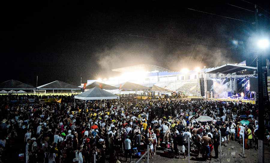 Shows marcam a virada de ano de mais 15 mil pessoas em Cruzeiro do Sul
