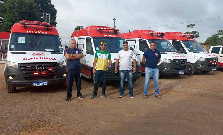 Saúde conclui entrega de ambulâncias a municípios das três regionais