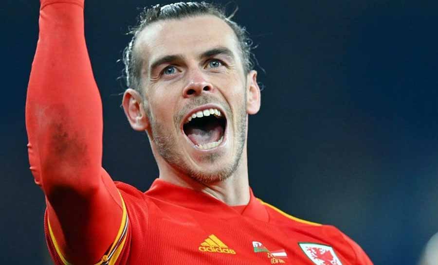 Técnico de Gales pede estátua de Gareth Bale após aposentadoria