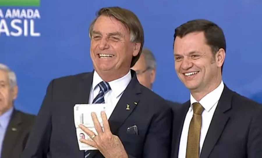 Bolsonaro estuda fazer live para defender Anderson Torres