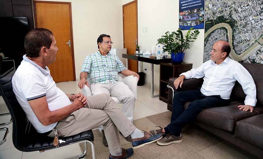 Prefeito de Rio Branco recebe visita institucional do deputado estadual Luiz Gonzaga