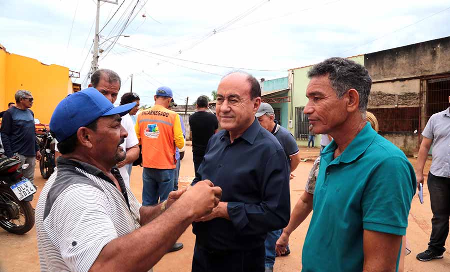 Moradores do Belo Jardim I agradecem ao prefeito pelas frentes de serviço na comunidade