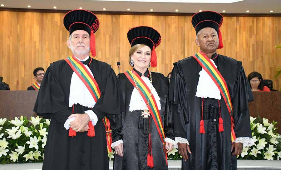 Desembargadora Regina Ferrari toma posse como presidente do Tribunal de Justiça do Acre