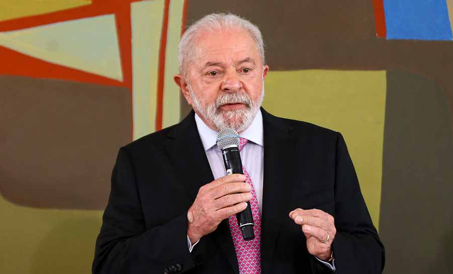 Lula diz que democracia é o patrimônio mais precioso da população