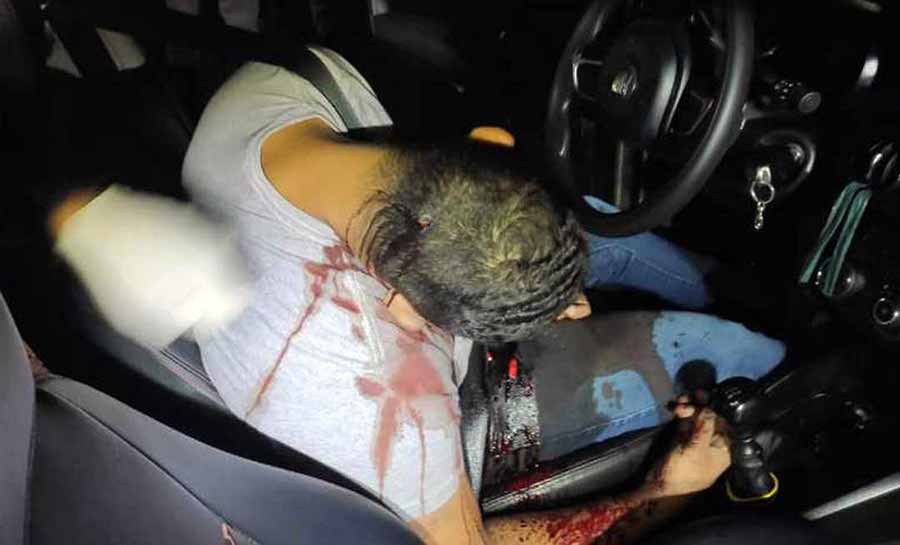 Motorista de aplicativo é achado morto com tiro na cabeça dentro de carro em Rio Branco