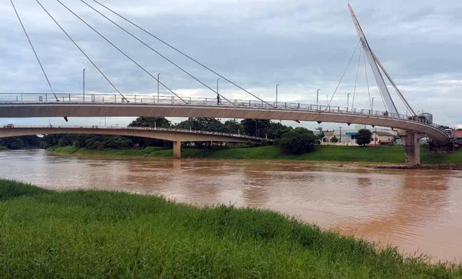 Com chuvas intensas, nível do Rio Acre está a menos de dois metros da cota de alerta em Rio Branco