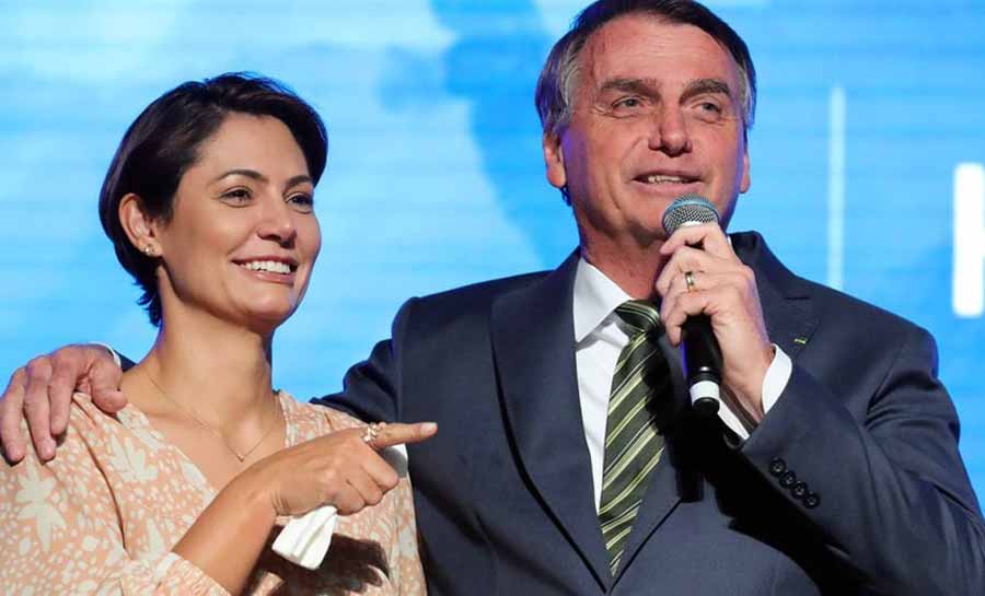Michelle Bolsonaro nega retorno de Bolsonaro: ‘Precisa descansar mais’