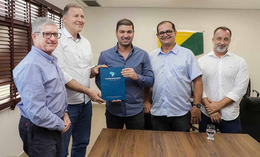 CEO da Rede Amazônica é recebido pelo primeiro secretário da Assembléia Legislativa