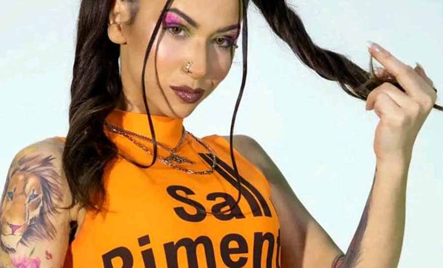 Web acha vídeo explícito de MC Pipokinha após cantora chorar em show