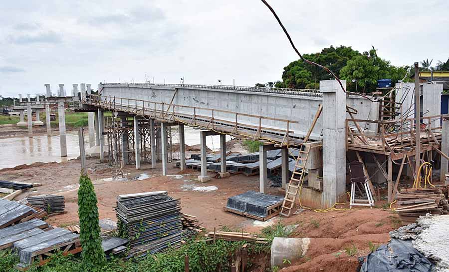 Estado trabalha na produção de vigas e lajes pré-moldadas da ponte do Segundo Distrito de Sena Madureira