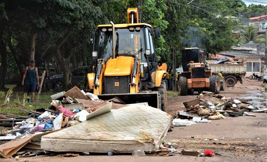 Prefeitura de Rio Branco continua levando ajuda humanitária às famílias que sofreram danos com as enchentes