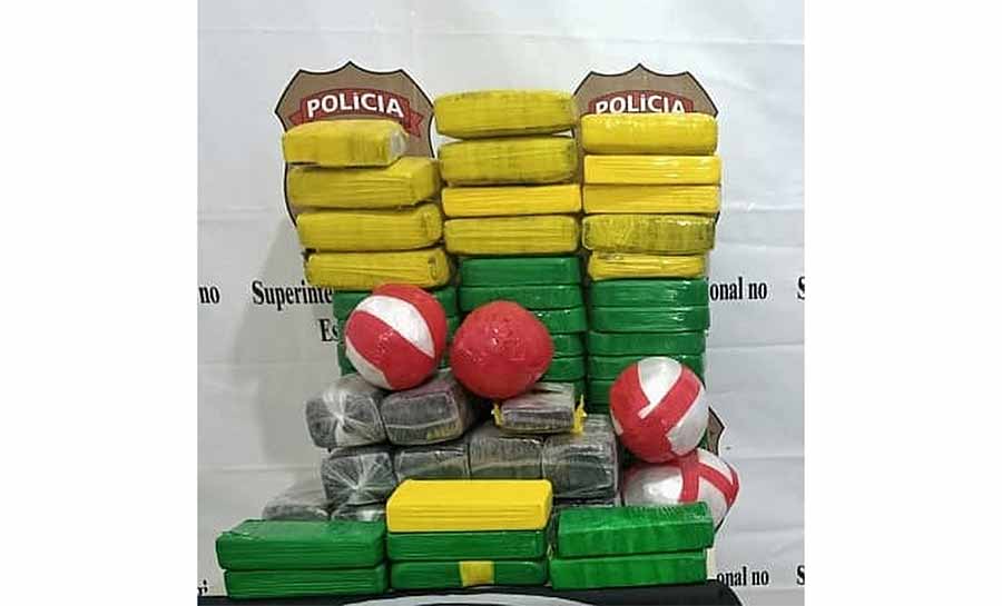 Dupla é presa com quase 70 quilos de drogas em barco no Rio Juruá, no interior do Acre
