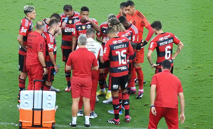 Análise: na roda, Flamengo é humilhado em final que reafirma erros de diretoria, técnico e time