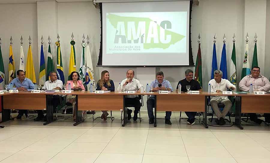 Alan Rick comemora Estatuto do Consórcio Intermunicipal para instalação dos aterros sanitários