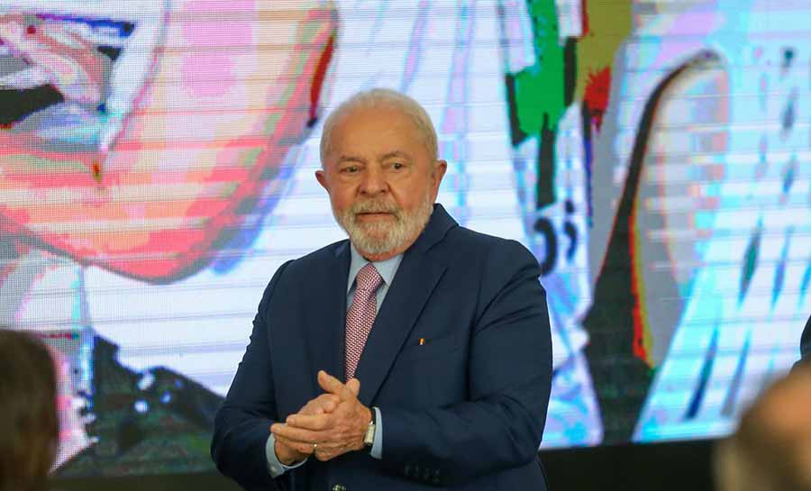 Lula diz que não venderá empresas públicas