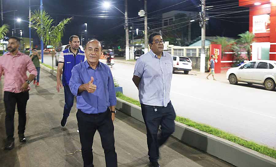 Prefeito Tião Bocalom faz visita técnica na obra de revitalização e modernização da via Chico Mendes