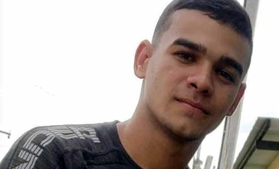 Família segue sem notícias do paradeiro de jovem que sumiu ao sair da casa da tia no Acre