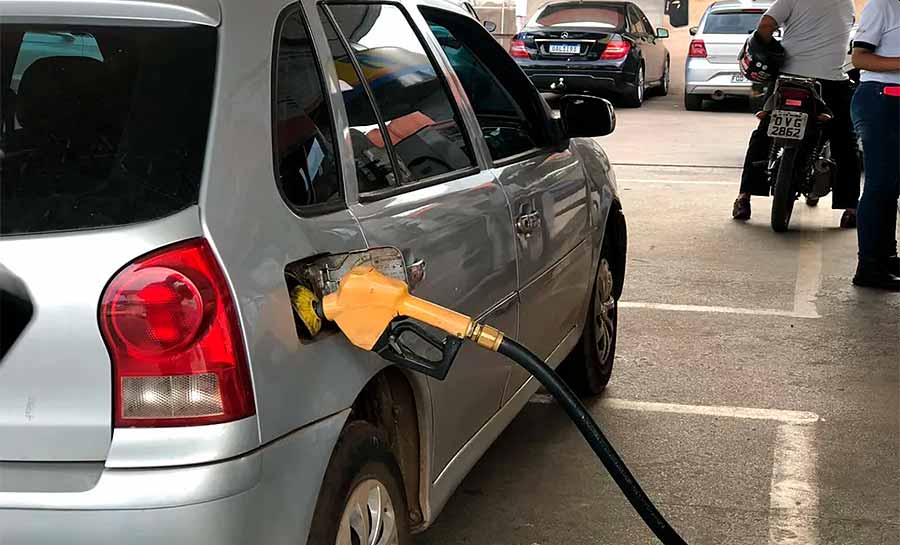 Preço da gasolina deve baixar nos postos de combustíveis do Acre, aponta Confaz