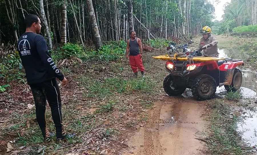 Homem morre após ser atingido na cabeça por galho de árvore durante derrubada no interior do AC