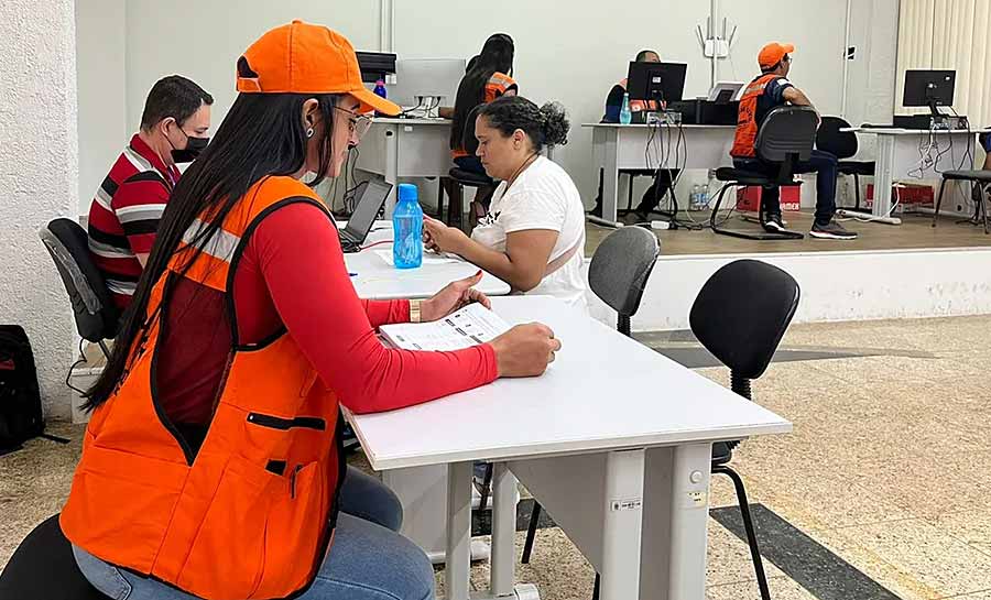 Duas mil pessoas já buscaram orientações sobre o saque do FGTS para atingidos pela cheia em Rio Branco, diz prefeitura