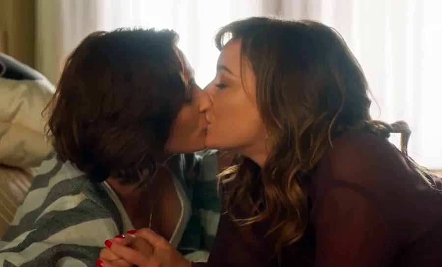 Globo anuncia beijo entre Clara e Helena em ‘Vai Na Fé’