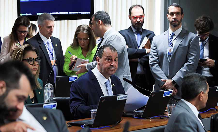 Comissão do Senado aprova relatório do novo arcabouço fiscal