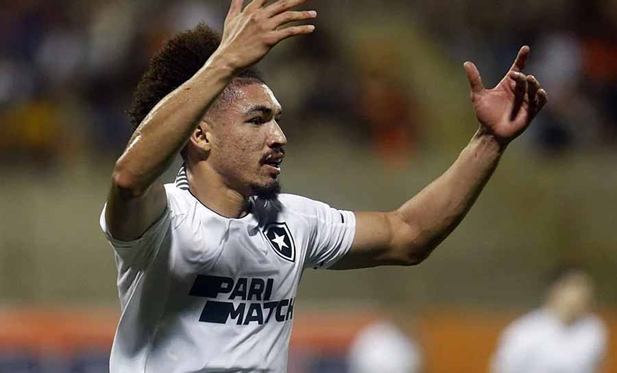 Botafogo: Besiktas não desiste e avalia nova oferta por Adryelson