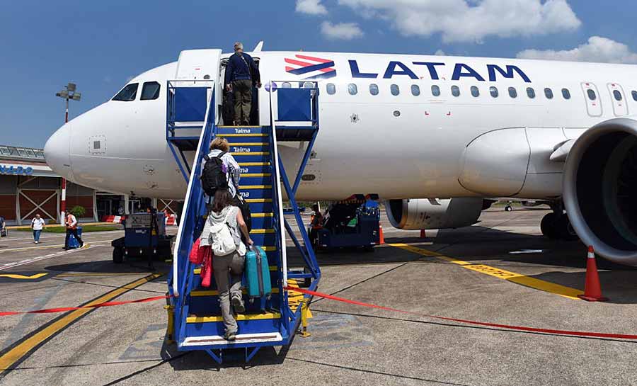 Procon notifica empresa aérea após anúncio de suspensão de voos diurnos