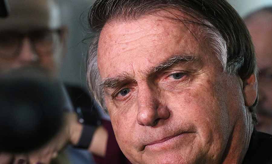 Maioria do TSE condena Bolsonaro à inelegibilidade por oito anos