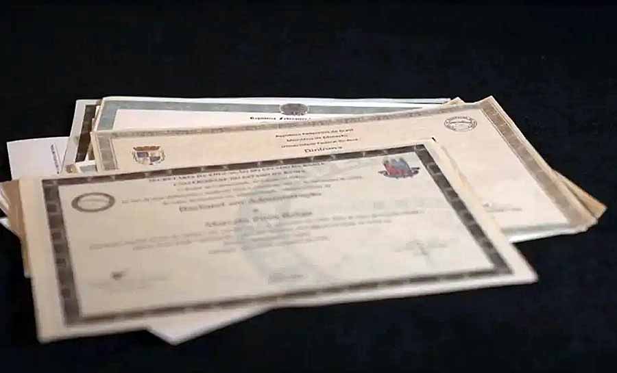 Grupo do RJ preso pela PF por vender documentos a falsos médicos forjou diploma da Ufac
