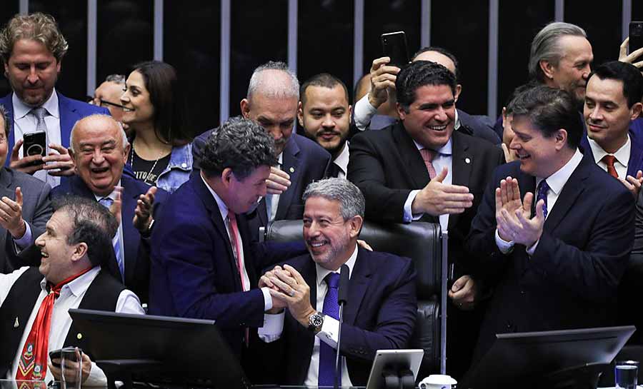 Câmara aprova PEC da reforma tributária