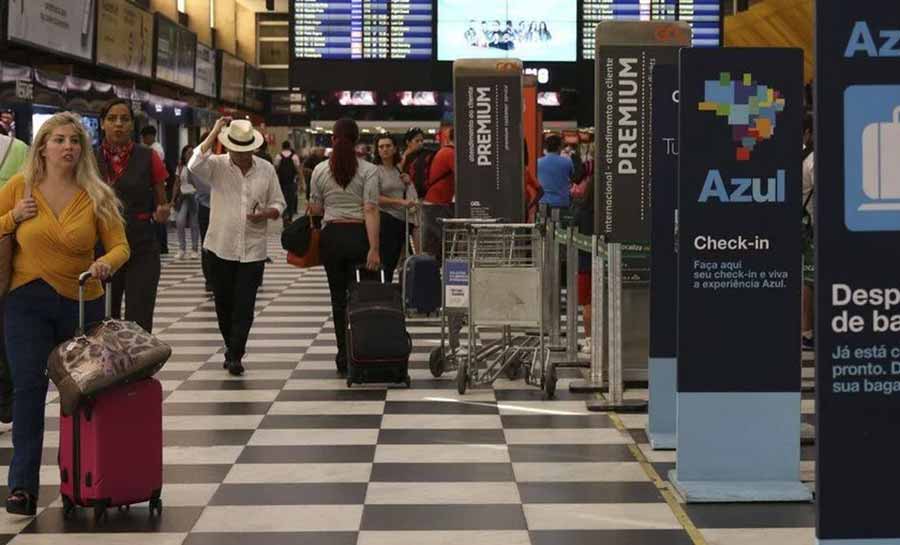 Passagens aéreas por R$ 200: ministro anuncia regras; confira