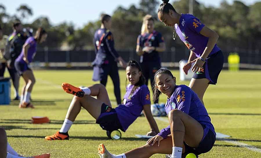 Seleção feminina deve estrear na Copa sem Marta; veja provável time