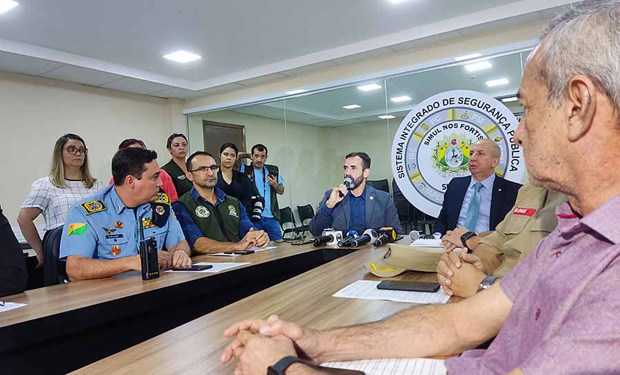 Segurança ainda não sabe como detentos tiveram acesso a 15 armas usadas em rebelião no presídio de segurança máxima do Acre